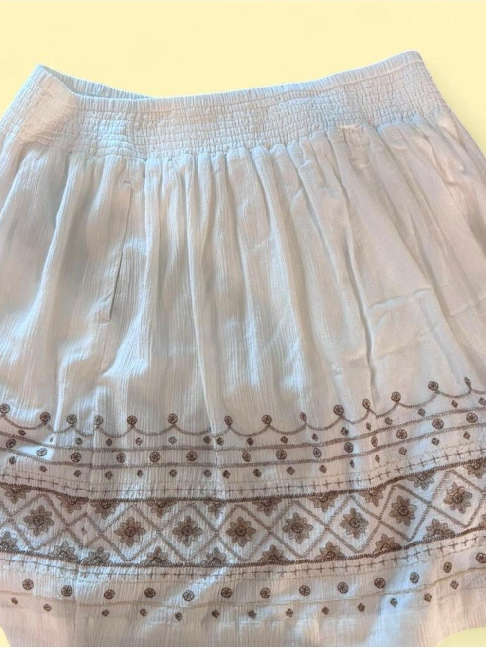 J. Jill White Mini Skirt with Beige Embroidered Border